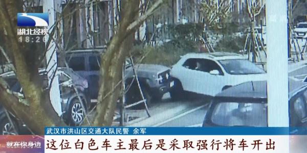 被堵几小时，车主怒了，竟做出这种行为，警方提醒……
