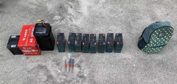 连偷10块电池,这个团伙“打游击”式偷电池终被抓... 连偷10块电池,这个团伙“打游击”式偷电池终被抓...