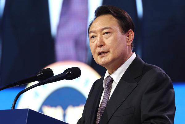 韩媒:尹锡悦正式就踩踏事故道歉,承诺追责到底 韩媒:尹锡悦正式就踩踏事故道歉,承诺追责到底