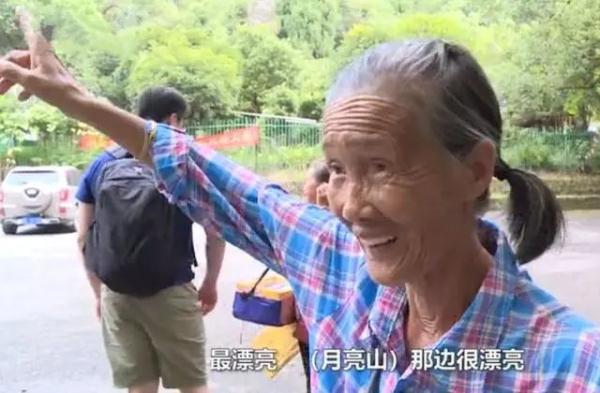七旬农家老人竟会说10多国语言？老外都看呆了→