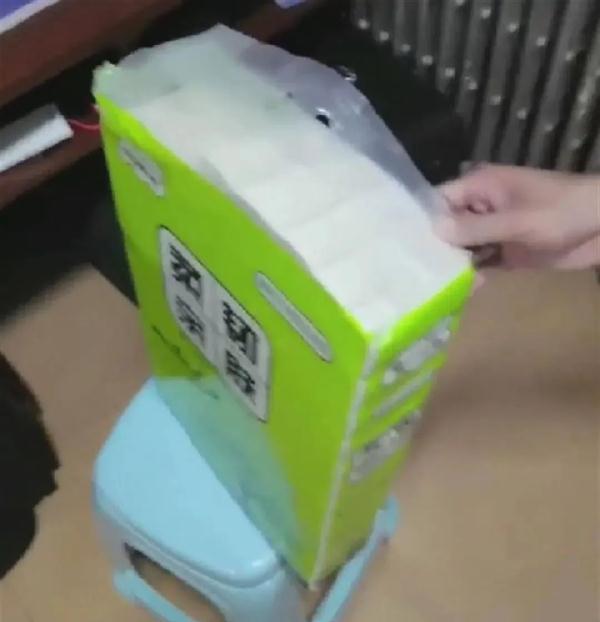 “9块9包邮”一时爽,收到快递才领悟:贪小便宜吃小亏,老板含泪血赚9块9 “9块9包邮”一时爽,收到快递才领悟:贪小便宜吃小亏,老板含泪血赚9块9