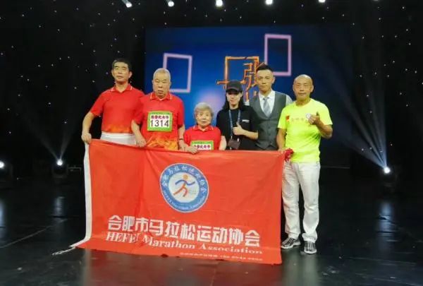 一代传奇落幕！他创造了第一个中国历史，和妻子“绕地球12圈”，激励了无数人…