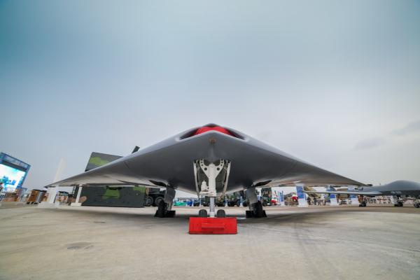 新一代空中智能无人集群作战系统首次亮相珠海