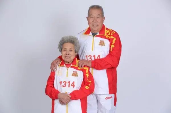 一代传奇落幕！他创造了第一个中国历史，和妻子“绕地球12圈”，激励了无数人…