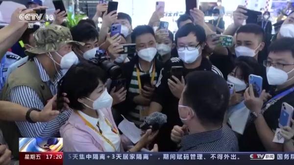 杨利伟:我一直没有间断训练,还是合格的航天员 杨利伟:我一直没有间断训练,还是合格的航天员