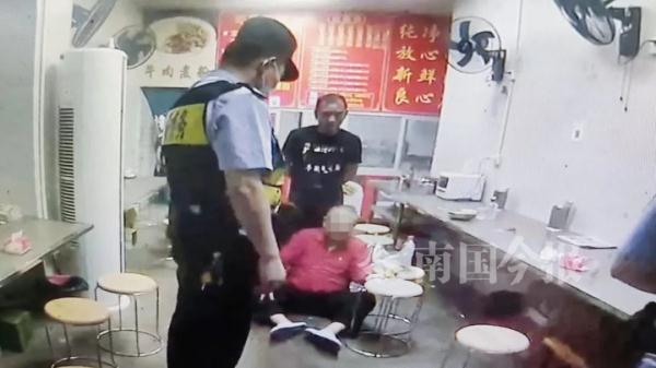 空腹干了半瓶高度白酒！柳州男子倒在面馆，老板急了……
