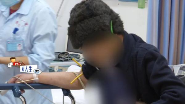 男子洗了一个澡之后，突然呼吸困难，喘不上气……