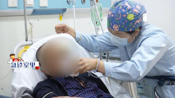 男子洗了一个澡之后，突然呼吸困难，喘不上气……