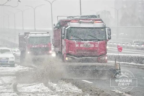 入冬第一场雪如约而至，解锁“初雪模式”