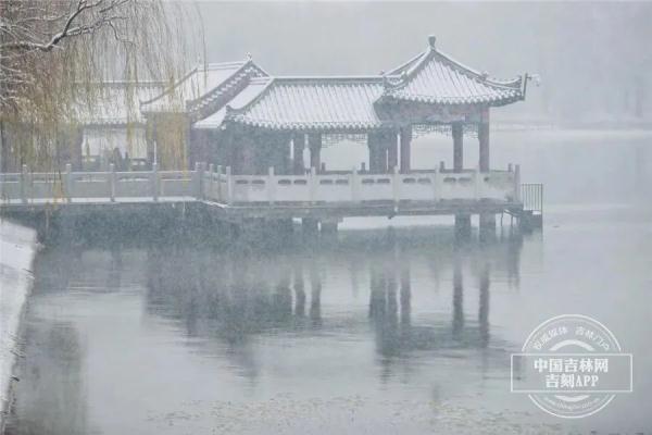 入冬第一场雪如约而至，解锁“初雪模式”