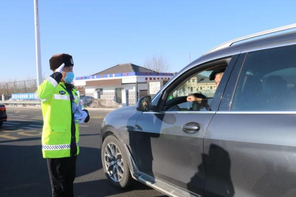 那个练过散打、当过刑警的交警老陈走了……