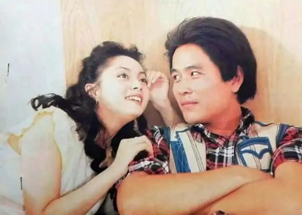 “最美薛宝钗”今天过56岁生日，冻龄美貌曝光，仍旧单身