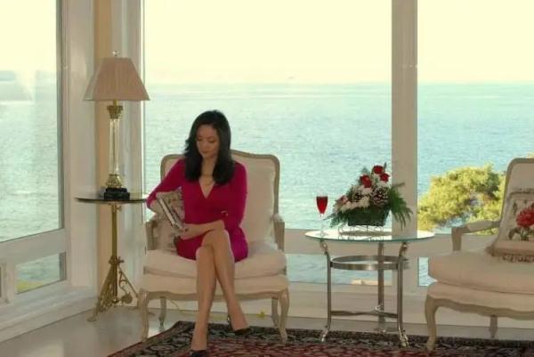 “最美薛宝钗”今天过56岁生日，冻龄美貌曝光，仍旧单身