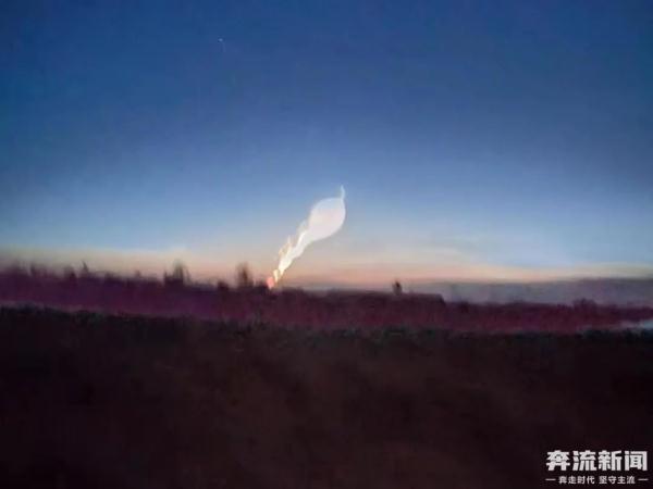 民勤天空出现形如蝌蚪巨大发光体，网友争猜！