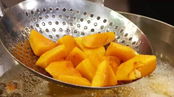 柚子肉、柚子皮煲汤入菜， 好吃又养生！