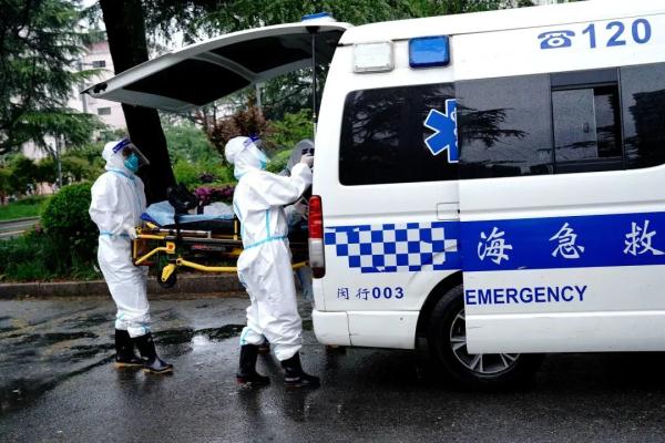 博士因“社恐”叫救护车，并不是件“搞笑”的事