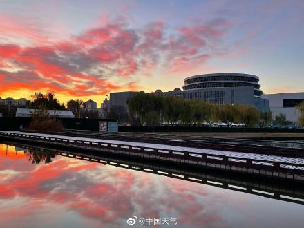 今晨北京朝霞惊艳了天空 今晨北京朝霞惊艳了天空