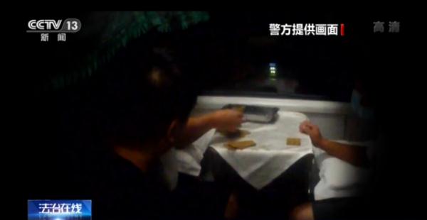 列车上被邀“斗地主”？ 小心深陷“黑心”牌局