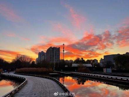今晨北京朝霞惊艳了天空 今晨北京朝霞惊艳了天空