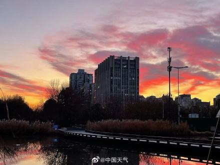 今晨北京朝霞惊艳了天空 今晨北京朝霞惊艳了天空