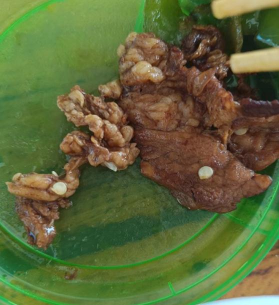 男子称外卖中吃到淋巴肉,被威胁“不要动餐饮奶酪”? 男子称外卖中吃到淋巴肉,被威胁“不要动餐饮奶酪”?