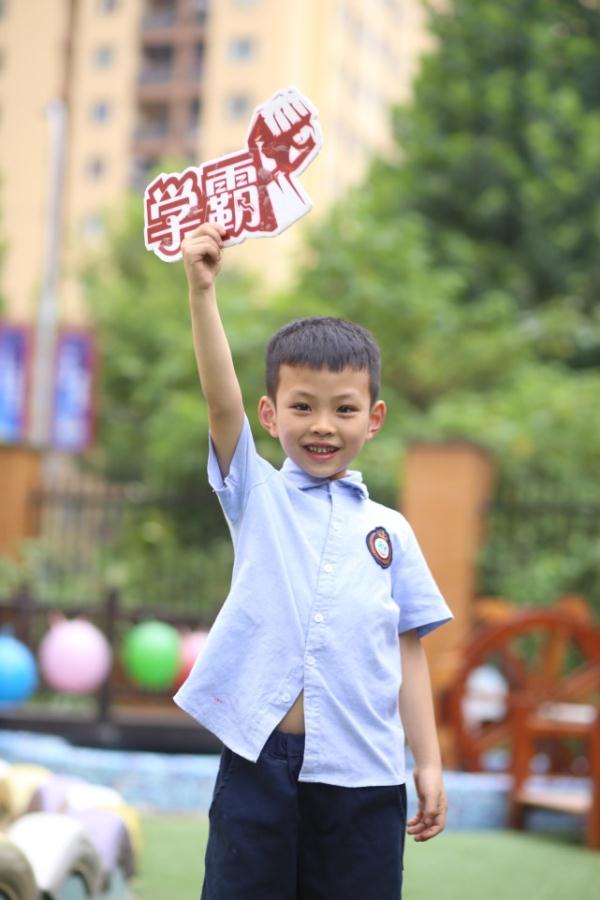 四川甘孜8岁小孩失踪3月,父亲苦寻,任贤齐等明星为其发声 四川甘孜8岁小孩失踪3月,父亲苦寻,任贤齐等明星为其发声