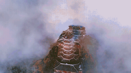 贵州丹霞山现罕见佛光景观