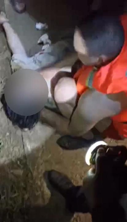 生死营救！女子深夜跳河，紧急时刻他们纵身一跃