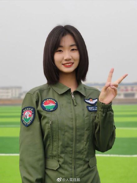 榜样的力量!余旭的故事激励了新一批女飞行员 榜样的力量!余旭的故事激励了新一批女飞行员