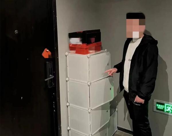 专偷女士穿过的鞋?男子被抓后称:闻着很解压 专偷女士穿过的鞋?男子被抓后称:闻着很解压