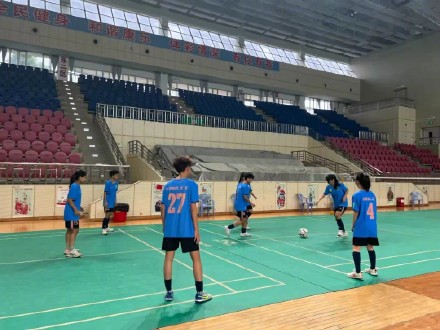 广东龙门中学女足队夺全国五人制足球赛亚军