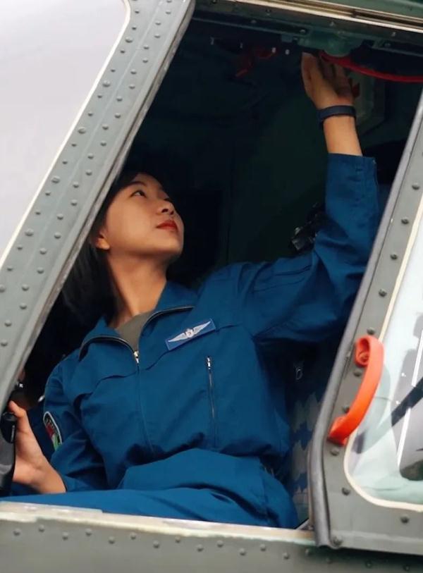 你好，女飞行员！