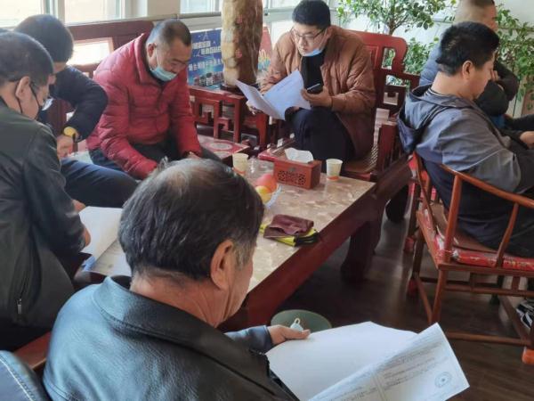 大货车闯红灯,抢=祸! 大货车闯红灯,抢=祸!