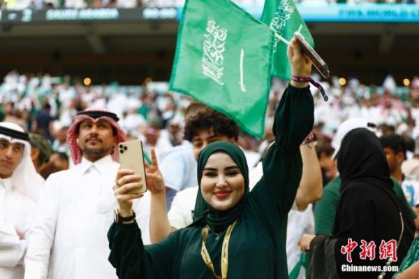 世界杯小组赛战胜阿根廷,沙特全国放假一天庆祝! 世界杯小组赛战胜阿根廷,沙特全国放假一天庆祝!