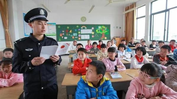 浙江立法将安全知识普及纳入中小学、高等院校教学内容