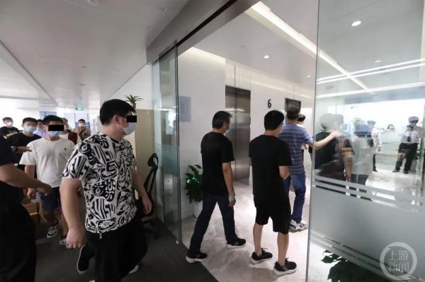 直播带货竞争大，竟有人盗“榜一大哥”带货打赏数据打包出售