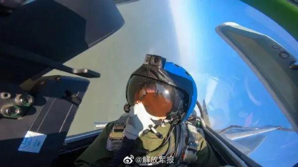 别错过!歼-15航母起降震撼时刻 别错过!歼-15航母起降震撼时刻