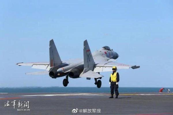 别错过!歼-15航母起降震撼时刻 别错过!歼-15航母起降震撼时刻