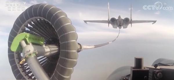 别错过!歼-15航母起降震撼时刻 别错过!歼-15航母起降震撼时刻