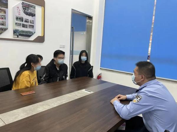 母子重逢啦!派出所的这一幕好感人 母子重逢啦!派出所的这一幕好感人