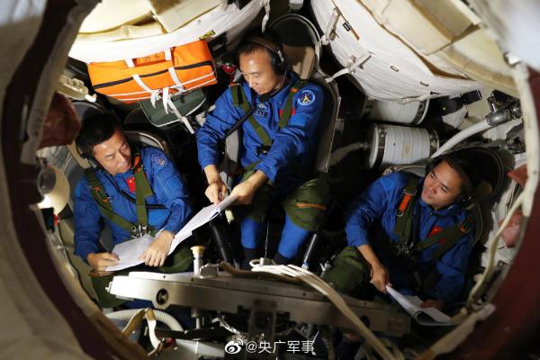 神舟十五号航天员高清训练图