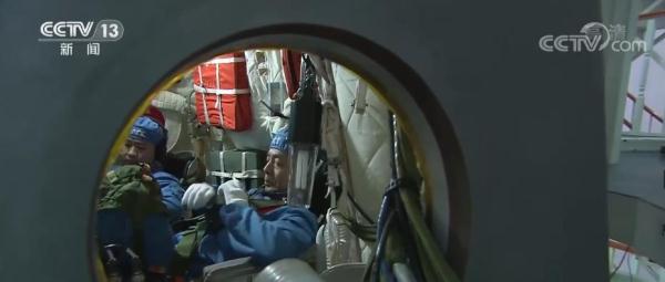 航天新征程 | 人生因奋斗而精彩!邓清明:25年 时刻准备接受祖国挑选 航天新征程 | 人生因奋斗而精彩!邓清明:25年 时刻准备接受祖国挑选