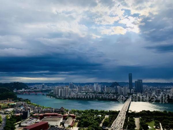 先回南,再速冻!柳州从28℃骤降至-3℃,只需要4天! 先回南,再速冻!柳州从28℃骤降至-3℃,只需要4天!