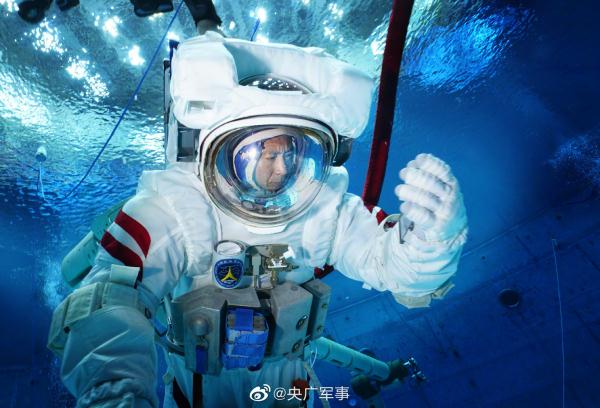 神舟十五号航天员高清训练图