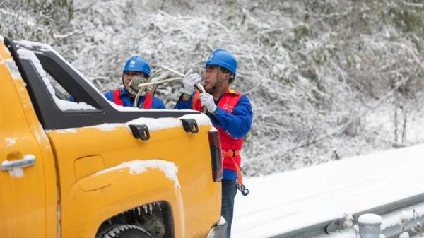 四川广元:奋战林海雪原 守护万家灯火 四川广元:奋战林海雪原 守护万家灯火