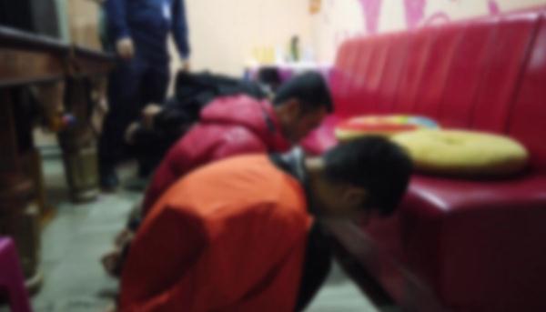 天南地北结伴来到哈尔滨，足不出户，只做一件事！很快，被警察盯上了！