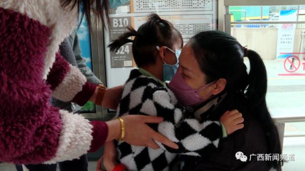 只因多看了一眼,南宁这个女子救了两个家庭 只因多看了一眼,南宁这个女子救了两个家庭