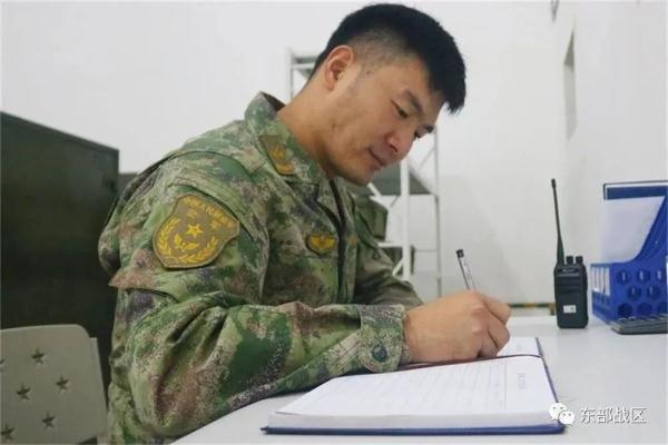 退伍季|军旅16年,请听6位一级上士的临别赠言 退伍季|军旅16年,请听6位一级上士的临别赠言