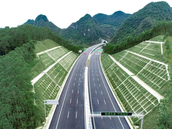 广西3条高速公路进入通车倒计时 将实现县县通高速！