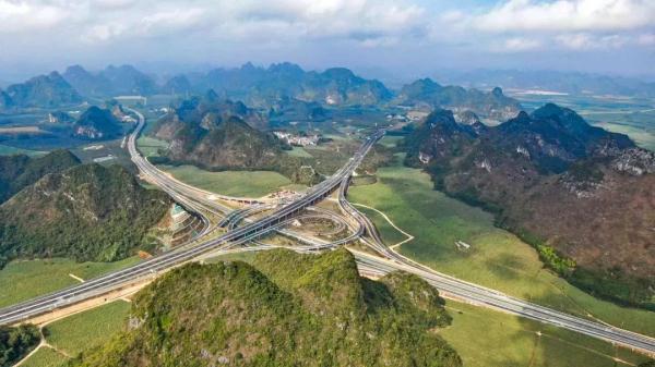 广西3条高速公路进入通车倒计时 将实现县县通高速！